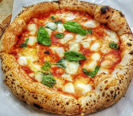 Divina Vietri Pizzeria Marinara